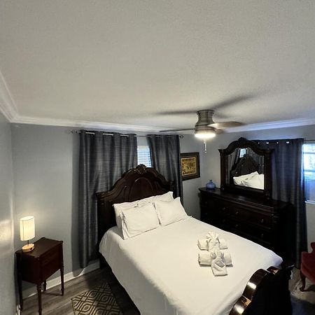 Downtown Single Family Modern Bungalow Close To Beaches And Dining Home Sarasota Eksteriør billede