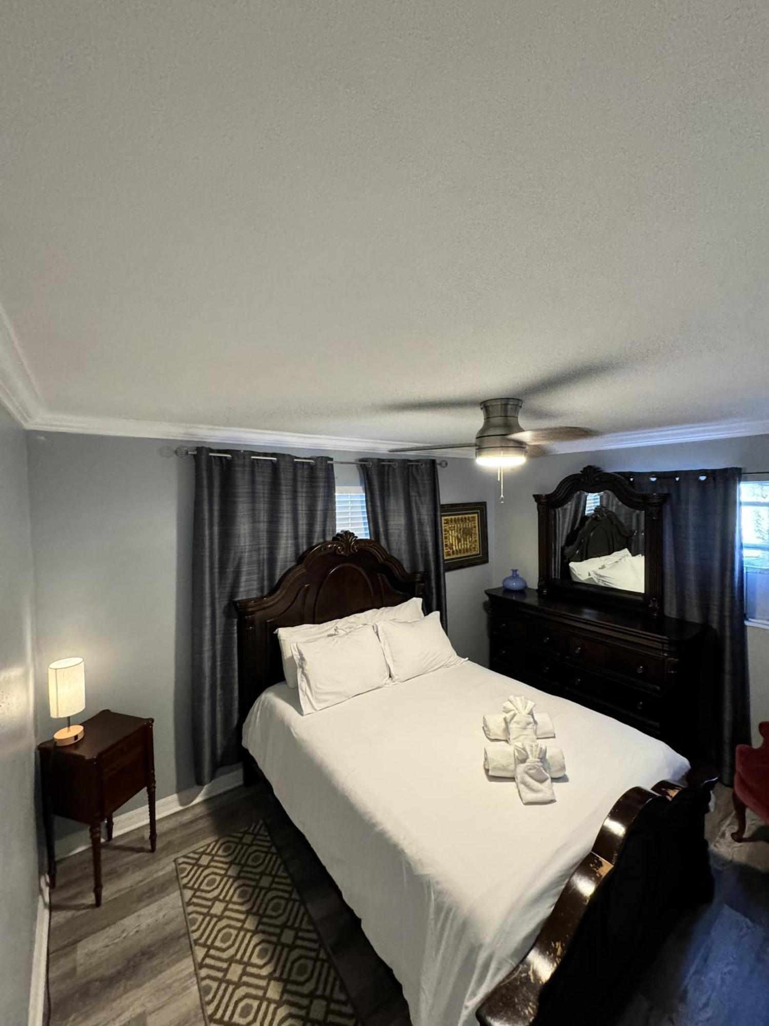 Downtown Single Family Modern Bungalow Close To Beaches And Dining Home Sarasota Eksteriør billede